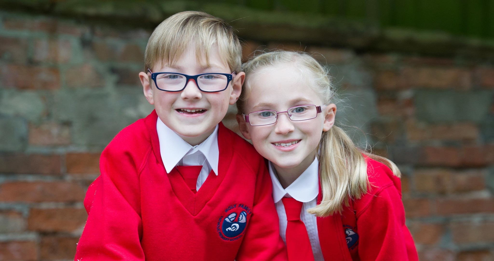 school photo of worksop primary school by nottinghamshire photographer outside in retford